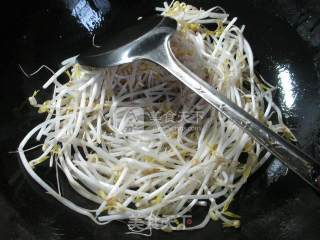 Loofah Stir-fried Mung Bean Sprouts recipe