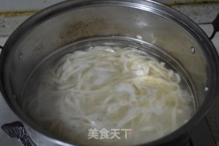 A Must in Xifu-qishan Bash Noodles recipe