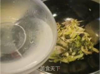 Daylily Fish Bone Sauerkraut Soup recipe