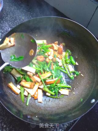 Fried Celery with Dried Tofu recipe