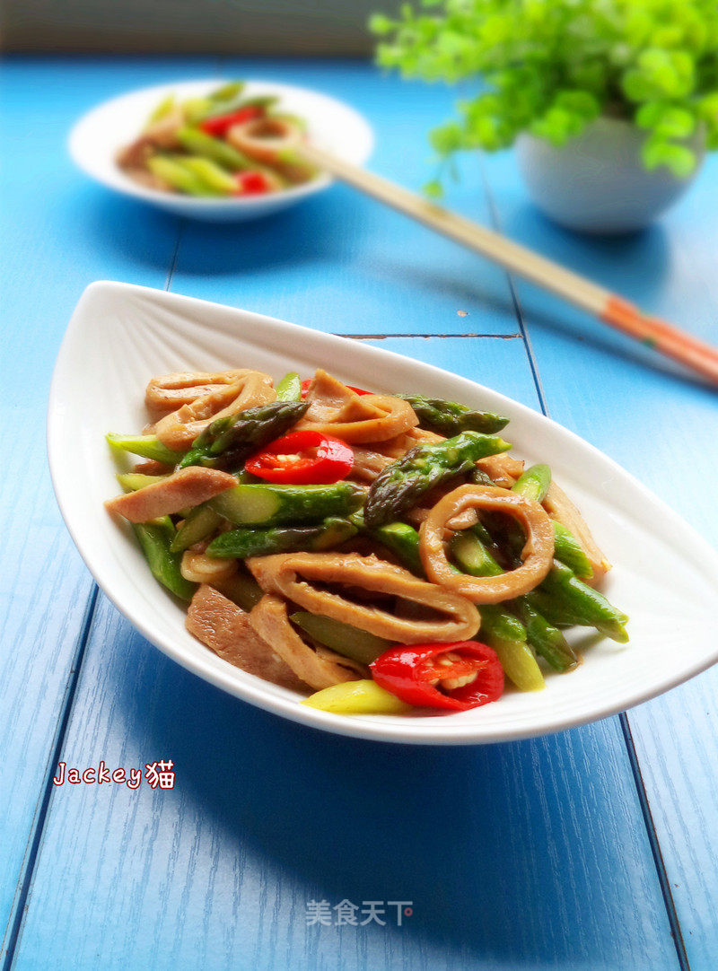 Stir-fried Beef Intestines with Asparagus recipe