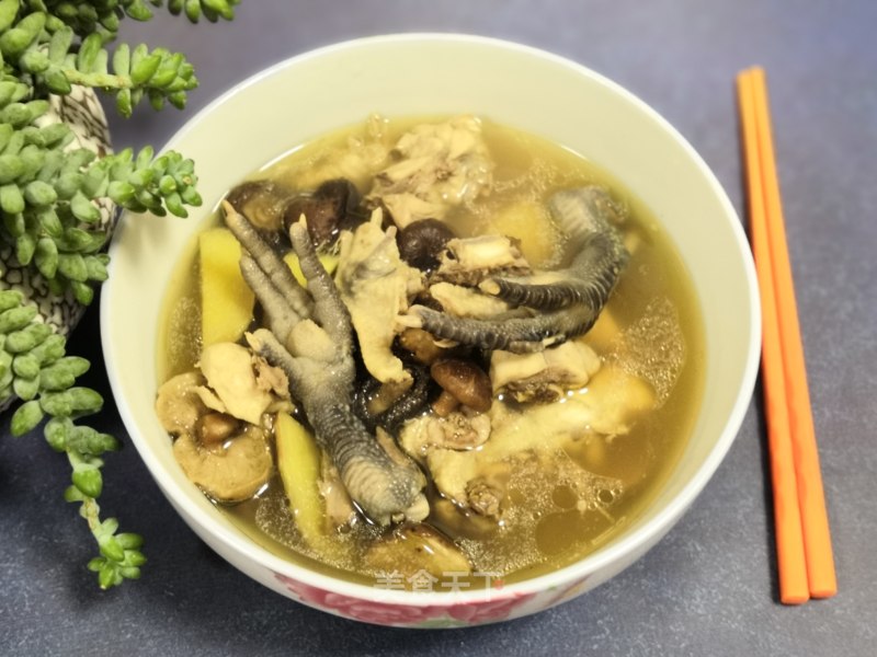 Stewed Chicken with Mushrooms (casserole Version) recipe