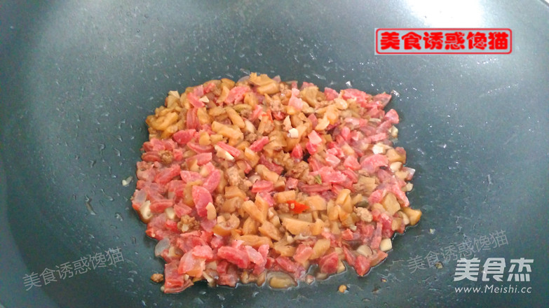 Colored Sticky Rice with Sausage recipe