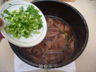Stewed Pig's Feet with Lotus Root recipe
