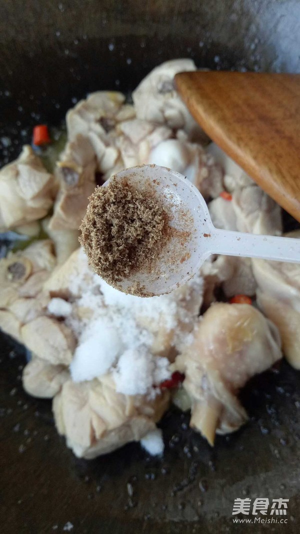 Stewed Chicken Drumstick with Hazel Mushroom recipe