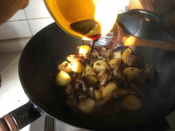 Lamb Chops with Braised Potatoes recipe