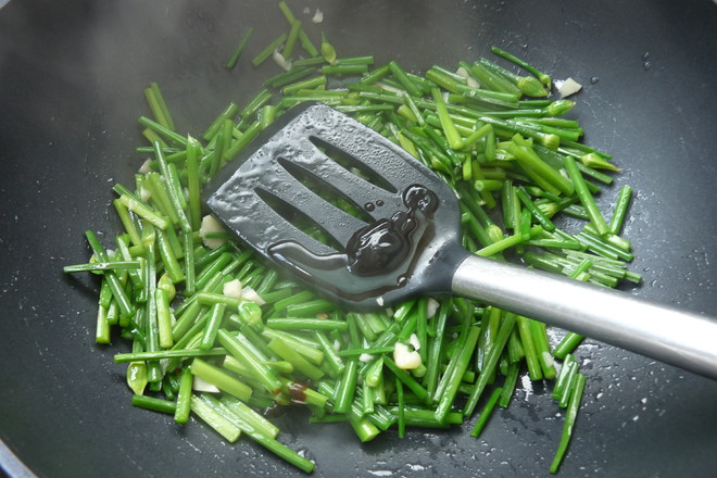 Hibiscus Shrimp and Chive Flower recipe