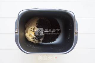 #aca烤明星大赛#black Sesame Toast (medium Species) recipe