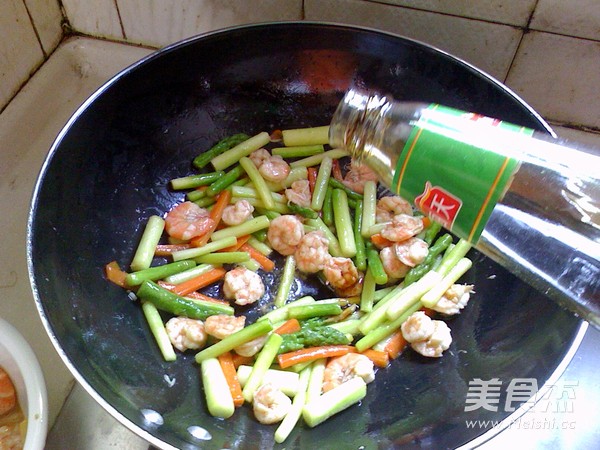 Stir-fried Shrimp with Asparagus recipe