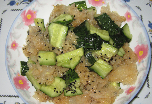 Cucumber with Tremella recipe