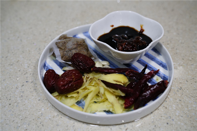 Crispy Braised Chicken Feet recipe