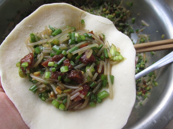 Chinese Leek and Vermicelli Steamed Buns recipe