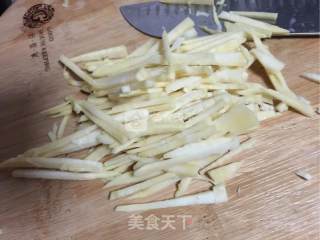 Shredded Pork with Winter Bamboo Shoots with Pickled Vegetables recipe