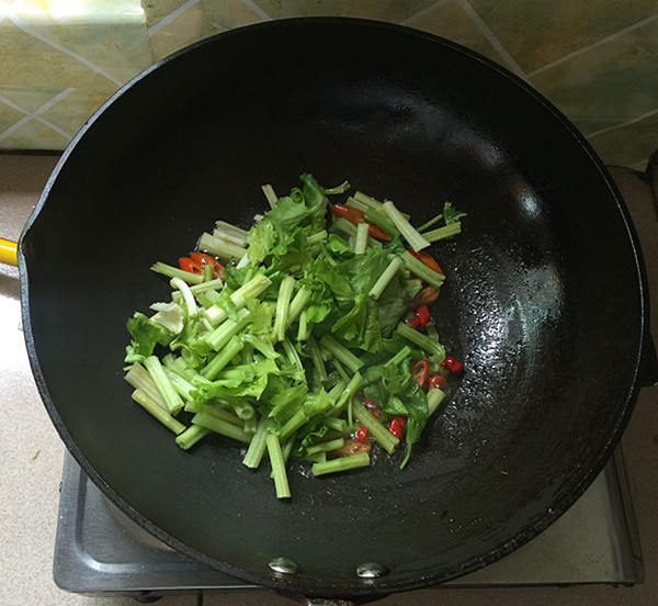 Stir-fried Shrimp with Celery recipe