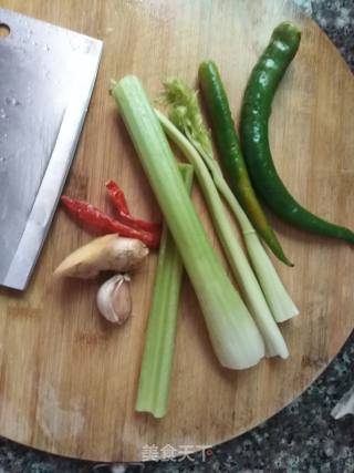 Stir-fried Pork with Celery recipe