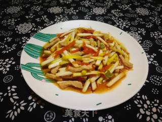 #团圆饭# Stir-fried Shredded Pork with Garlic recipe