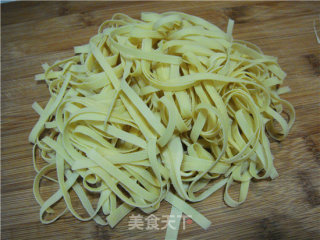 Dried Tofu Mixed with Enoki Mushrooms recipe