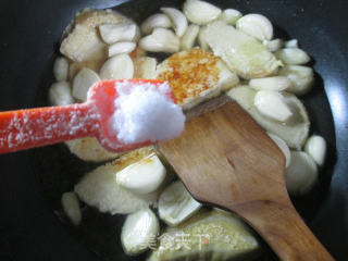 Grilled Fresh Vegetarian Chicken with Garlic recipe
