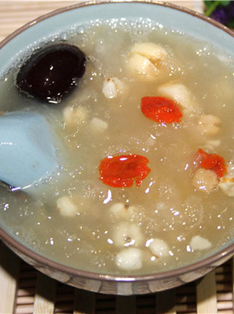 White Fungus and Lotus Seed Soup recipe