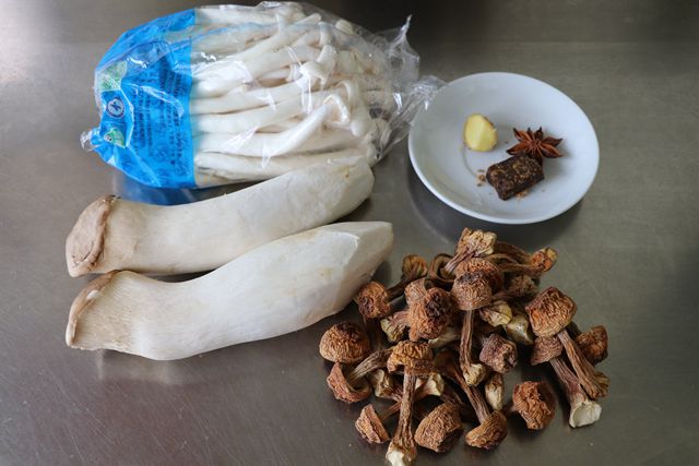 Braised Three Bacteria recipe