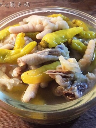 Delicious Pickled Chicken Feet