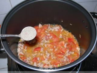 Spaghetti with Tomato Meat Sauce recipe