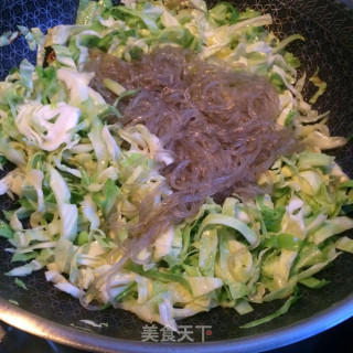 Stir-fried Vermicelli with Green Garlic Cabbage recipe