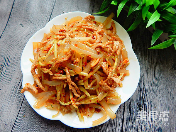Shredded Pork Salad with Potato Powder recipe