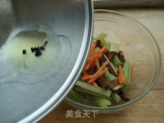 Soup with Fragrant Dried Celery recipe