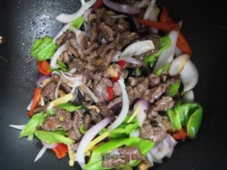 Stir-fried Shredded Beef with Green Peppers and Onions recipe