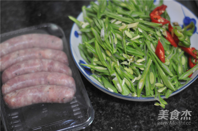 Stir-fried Pork Sausage with String Beans recipe