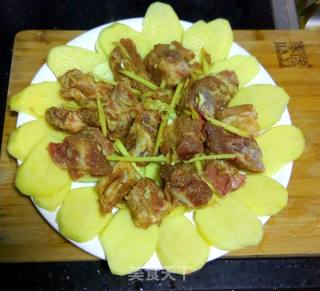 Steamed Pork Ribs with Potatoes recipe