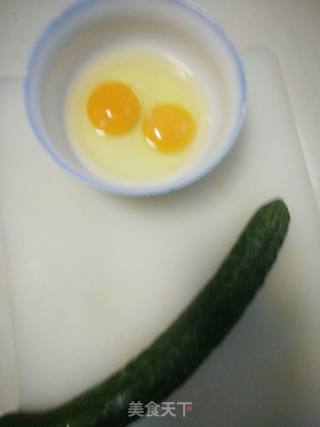 Fried Sea Cucumber with Cucumber and Egg recipe