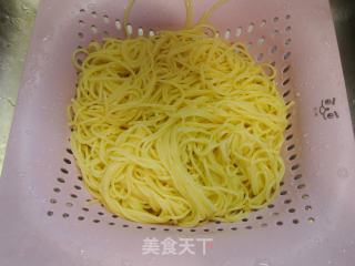 Stir-fried Spaghetti with Shredded Pork recipe