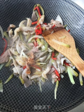 Stir-fried Mustard with Shredded Pork and Oyster Mushroom recipe