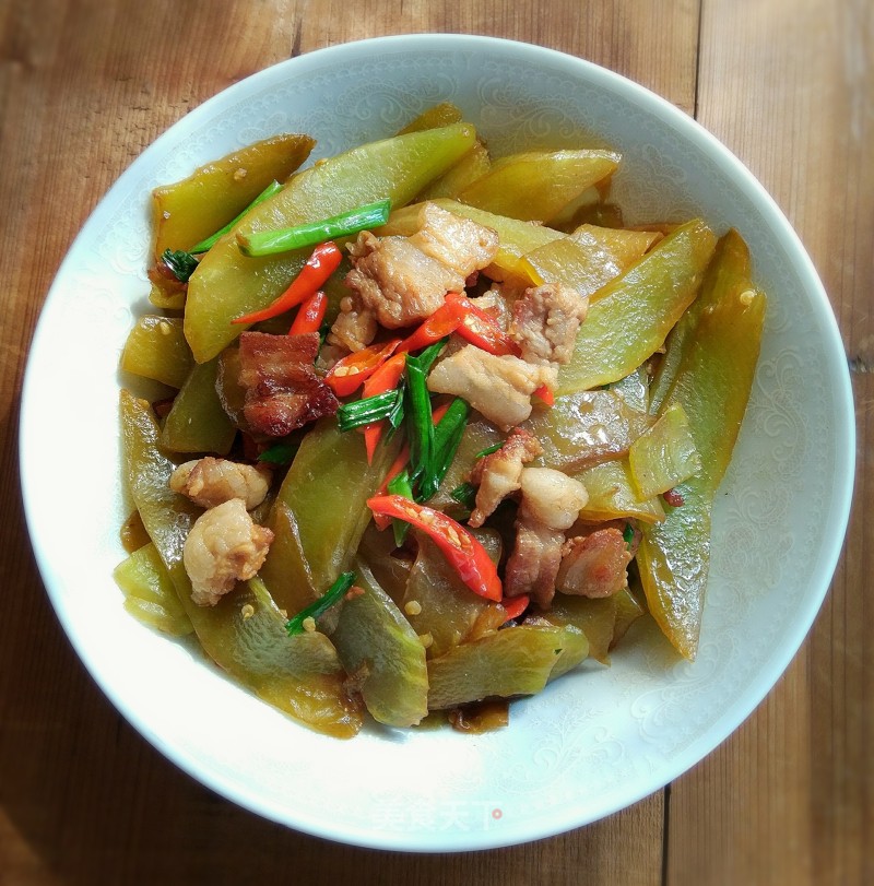 Stir-fried Pork Belly with Lettuce