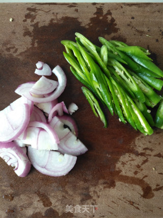 #信之美# Stir-fried Pork Skin with Chili recipe
