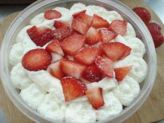 Eating Fruit Strawberry Box Cake recipe