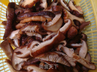 Stir-fried Winter Melon with Mushrooms and Tomatoes recipe