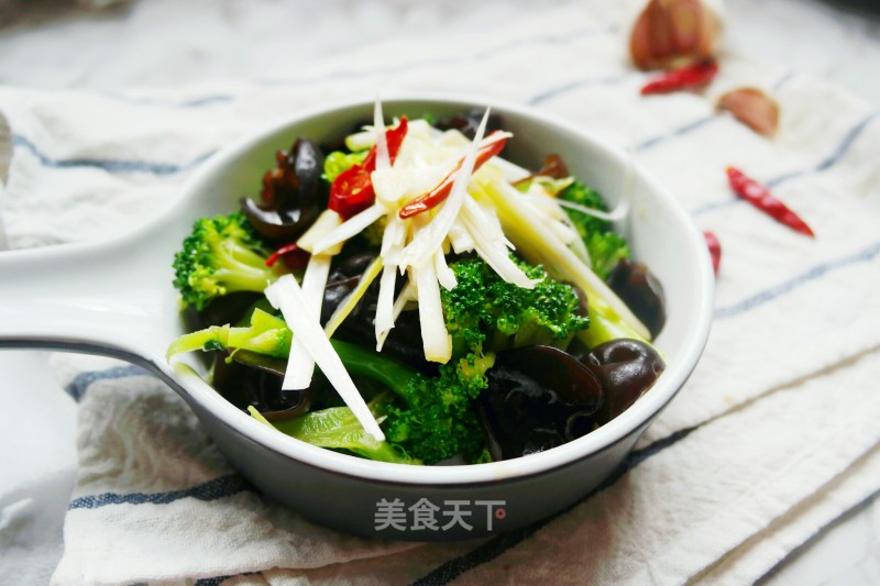 #trust之美#mixed Broccoli with Fungus recipe