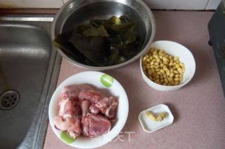Kelp and Soy Keel Soup recipe