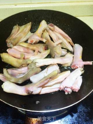 Snails, Pig's Feet and Duck Feet in Clay Pot recipe