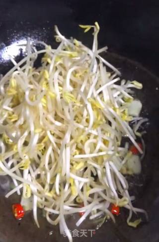 Scrambled Eggs with Mung Bean Sprouts recipe