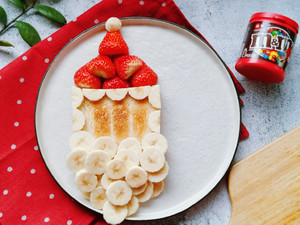 Banana Strawberry Toast Santa Breakfast recipe