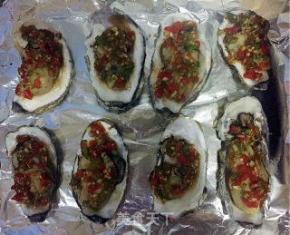 Roasted Oysters with Garlic and Bell Peppers recipe