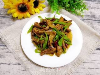 Stir-fried Pork Belly with Hang Pepper recipe