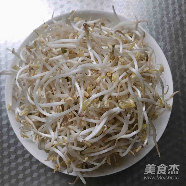 Fried Noodles with Mung Bean Sprouts and Eggs recipe