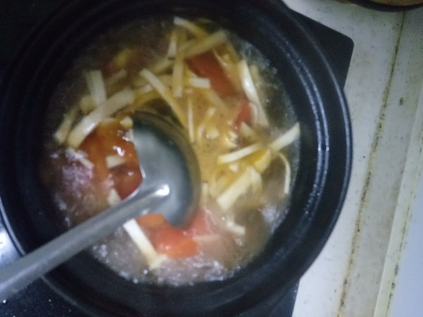 Tomato and King Pleurotus Egg Soup recipe