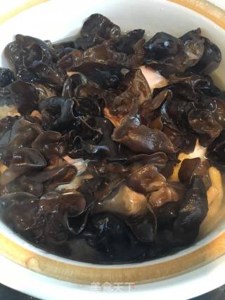 Black Fungus Chicken Soup recipe