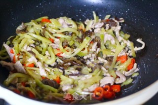 Stir-fried Shredded Pork with Mustard recipe